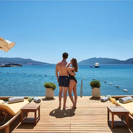 Ξενοδοχείο Mett & 5*